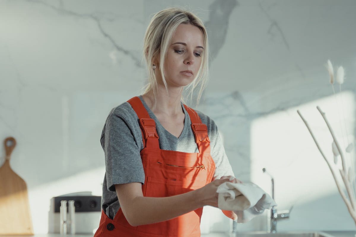 Professional cleaning team Windsor Ontario